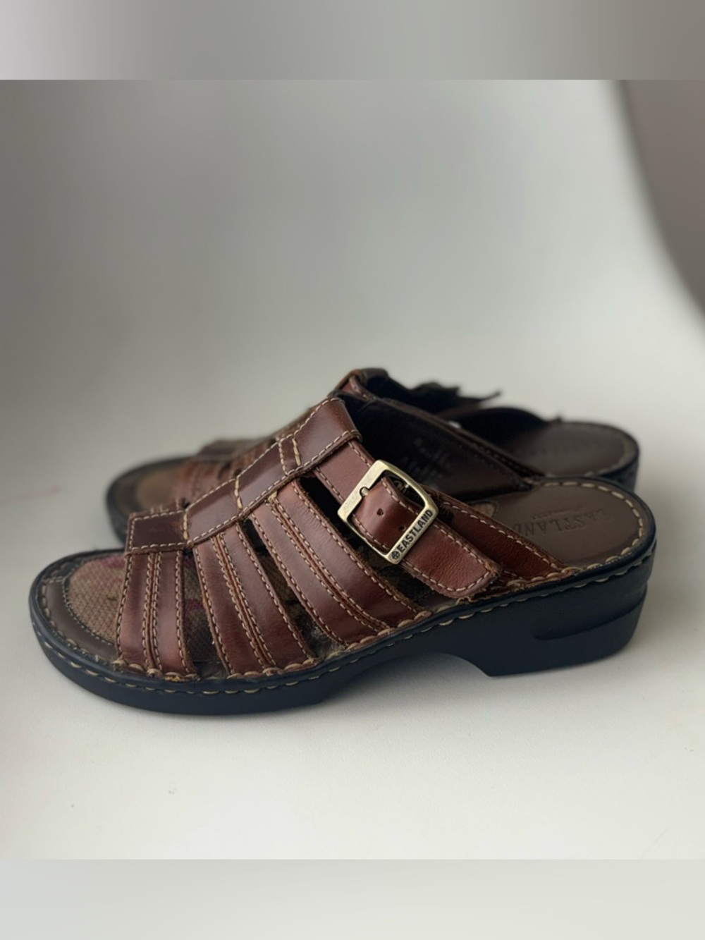 Eastland leather mid heel, comfort Slip-On y2k style Sandals shoes Sz 8